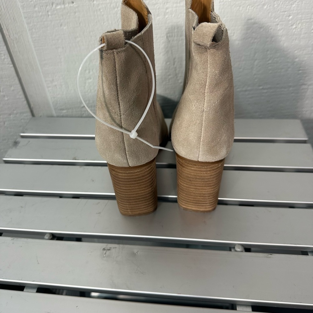 Marc Fisher Women's Matter Chelsea Ankle Boot in Cloud Suede Size 11 NWOT - Picture 7 of 11